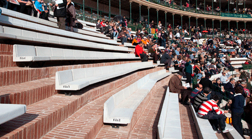 ca50_09 / Graderío, escaleras y aseos de la Plaza de Toros
