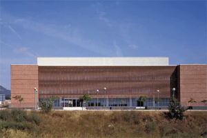 ca24_01 / Edificio de Servicios de la Universidad