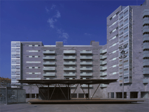 ca24_07 / Edificio polifuncional
