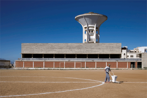 ca32_10 / Pabellón de deportes
