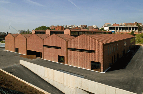 ca40_01 / Edificio plurifuncional Espai Baronda