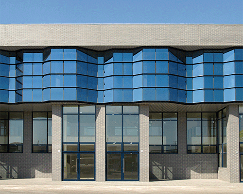 ca45_02 / Edificio para oficinas