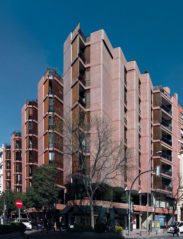 ca70_03 / Rehabilitación del edificio Girasol