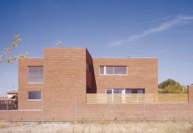 ca12_02 / Vivienda Unifamiliar en la urbanización El Moral