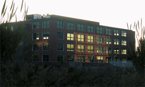 ca18_04 / Edificio de oficinas