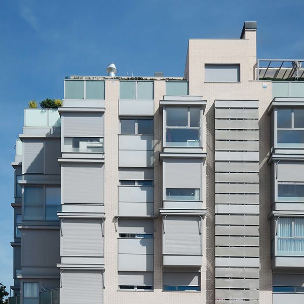 ca80_10 / Residencial Marsella: Edificio de 40 viviendas, trasteros, garaje y local comercial