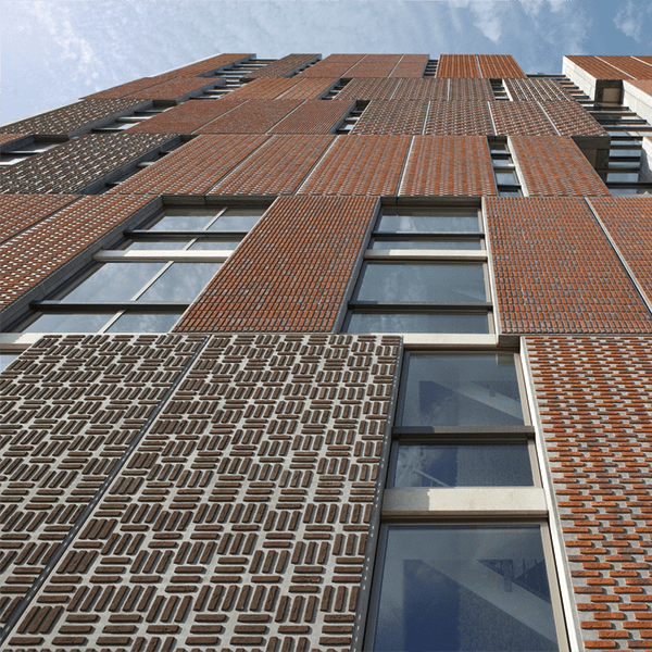 ca84_01 / Complejo de apartamentos con 174 viviendas y espacio comercial