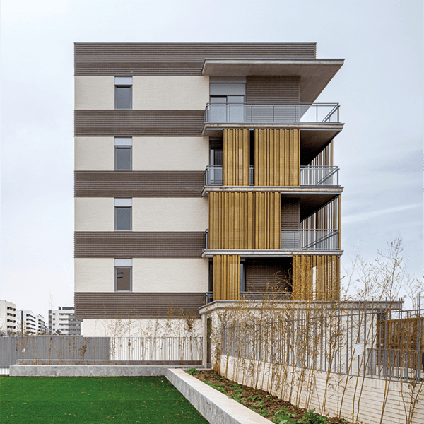 ca84_06 / Edificio plurifamiliar de 40 viviendas