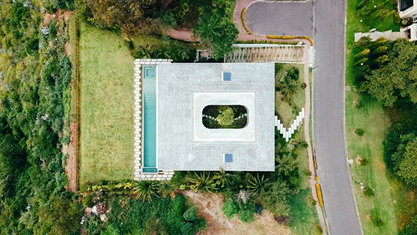 La Casa Magnolia por el Estudio Felipe Escudero EFE, un paraíso natural y contemporáneo, con mosaico de ONIX