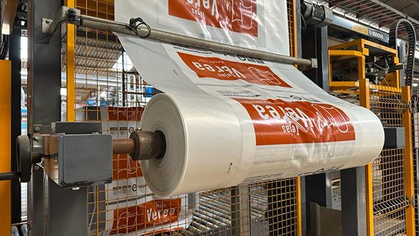 Tejas Verea reduce la contaminación ambiental por plásticos reduciendo su uso y logrando un ahorro de 14 toneladas/año de este material