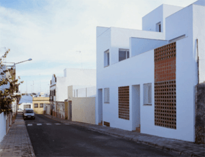ca26_09 / Casa más o menos
