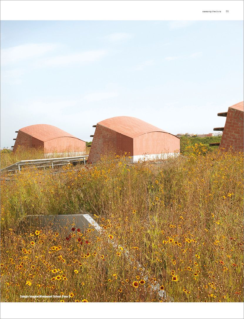 Una página de la entrevista a Carmel Gradolí y Arturo Sanz (Gradolí & Sanz Arquitectes), en la que aparece una imagen de la fase 1 del proyecto Imagine Montessori School.