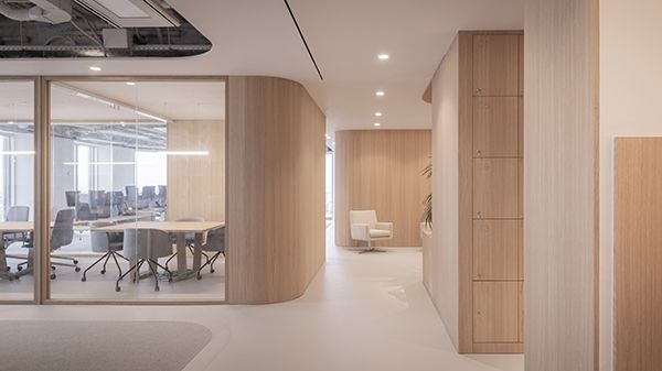 Las nuevas oficinas de Monex, diseñadas por ARQUID, coronan la Torre Picasso de Madrid