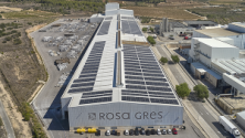 En Rosa Gres ahora también producimos energía verde: ya está en marcha la nueva planta de autoconsumo fotovoltaico de nuestra fábrica en Vallmoll
