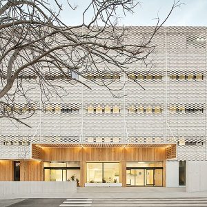 ca79 / Edificio hospitalario polivalente